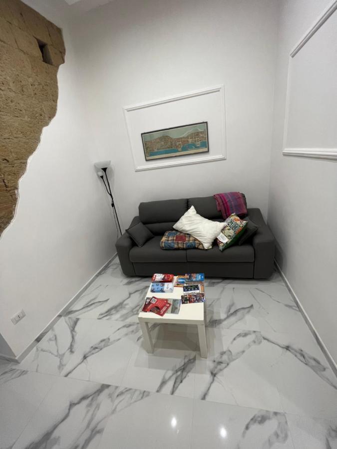 Luisa'S Apartment Napoli Dış mekan fotoğraf